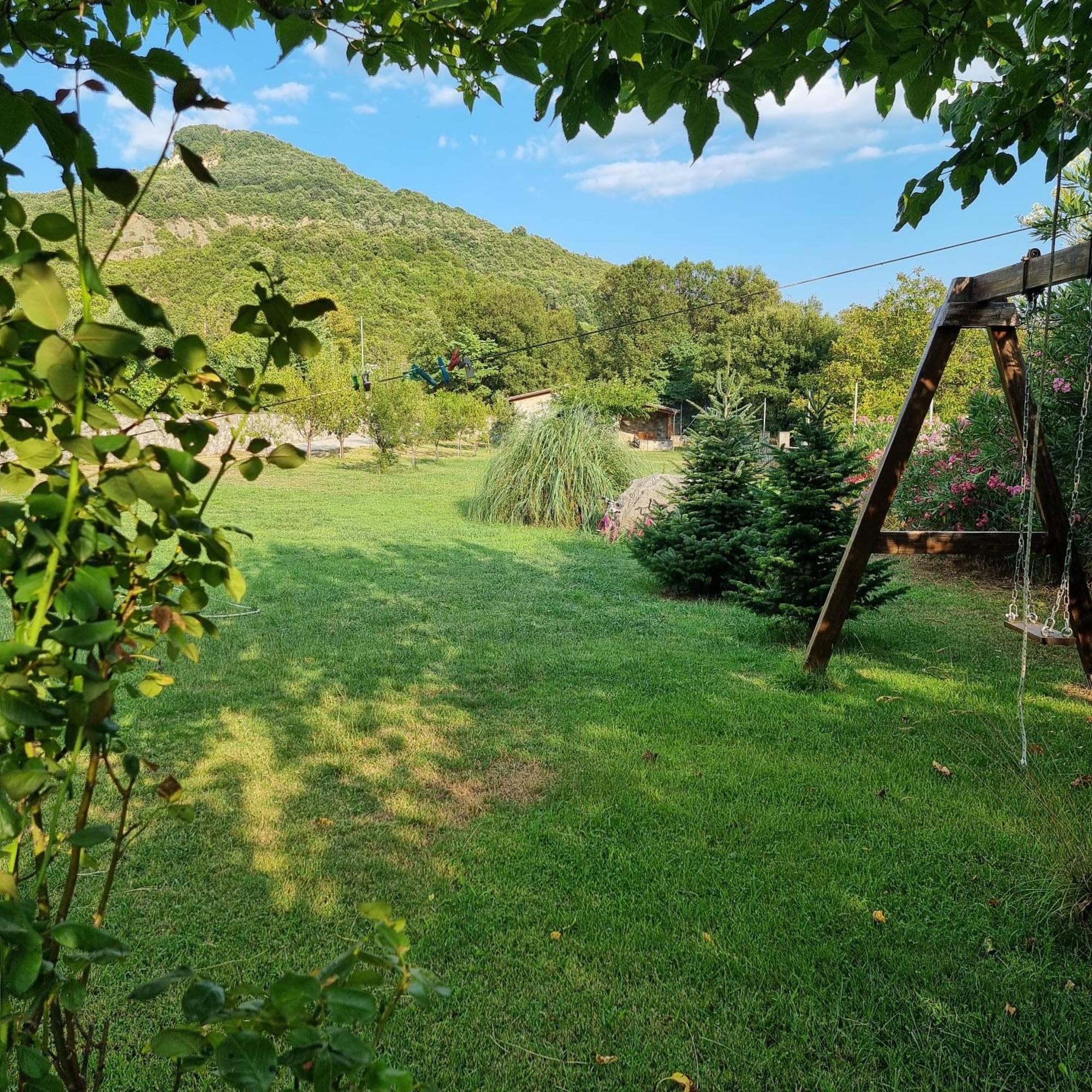 House With Big Garden And Barbeque In Nature Vourgareli Экстерьер фото